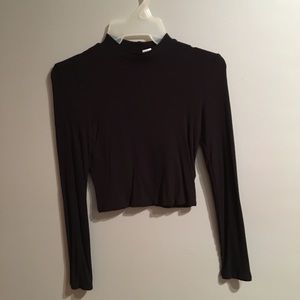 H&M black cropped sweater